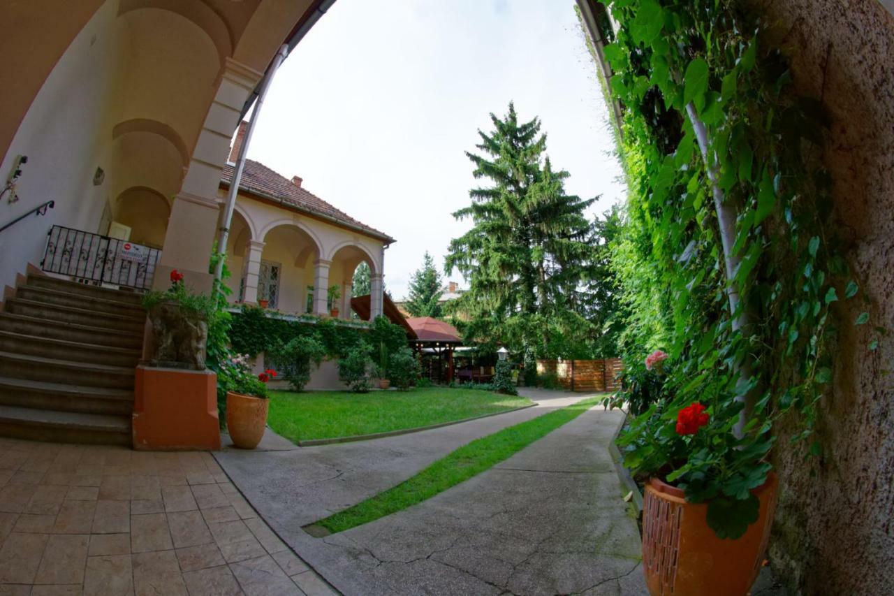 Rakoczi Guesthouse Мисколк Екстериор снимка